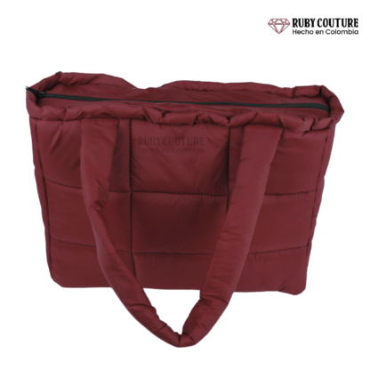 Puffer bag bolso acolchado vinotinto hecho a mano en Colombia. Regalos Geniales Beyourself Ruby Couture